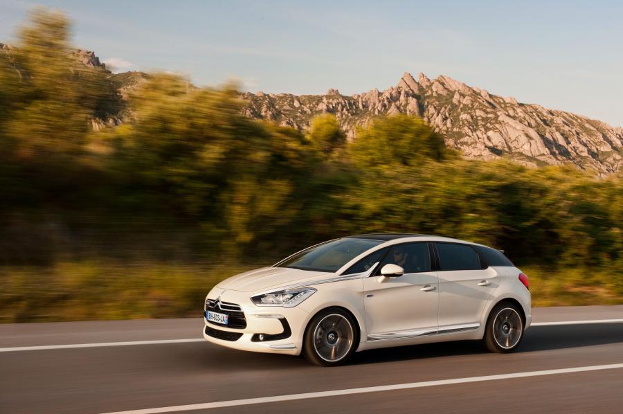  Citroen DS5 2012 года  (фото 38 из 182)